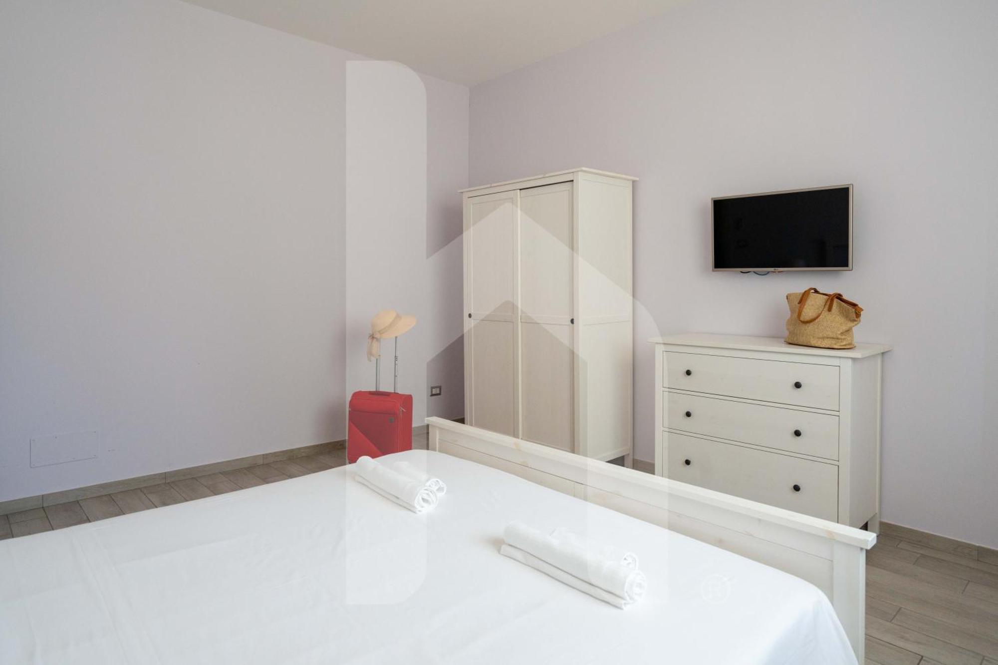 דירות פינטו Homiday - Residenza D'Annunzio מראה חיצוני תמונה