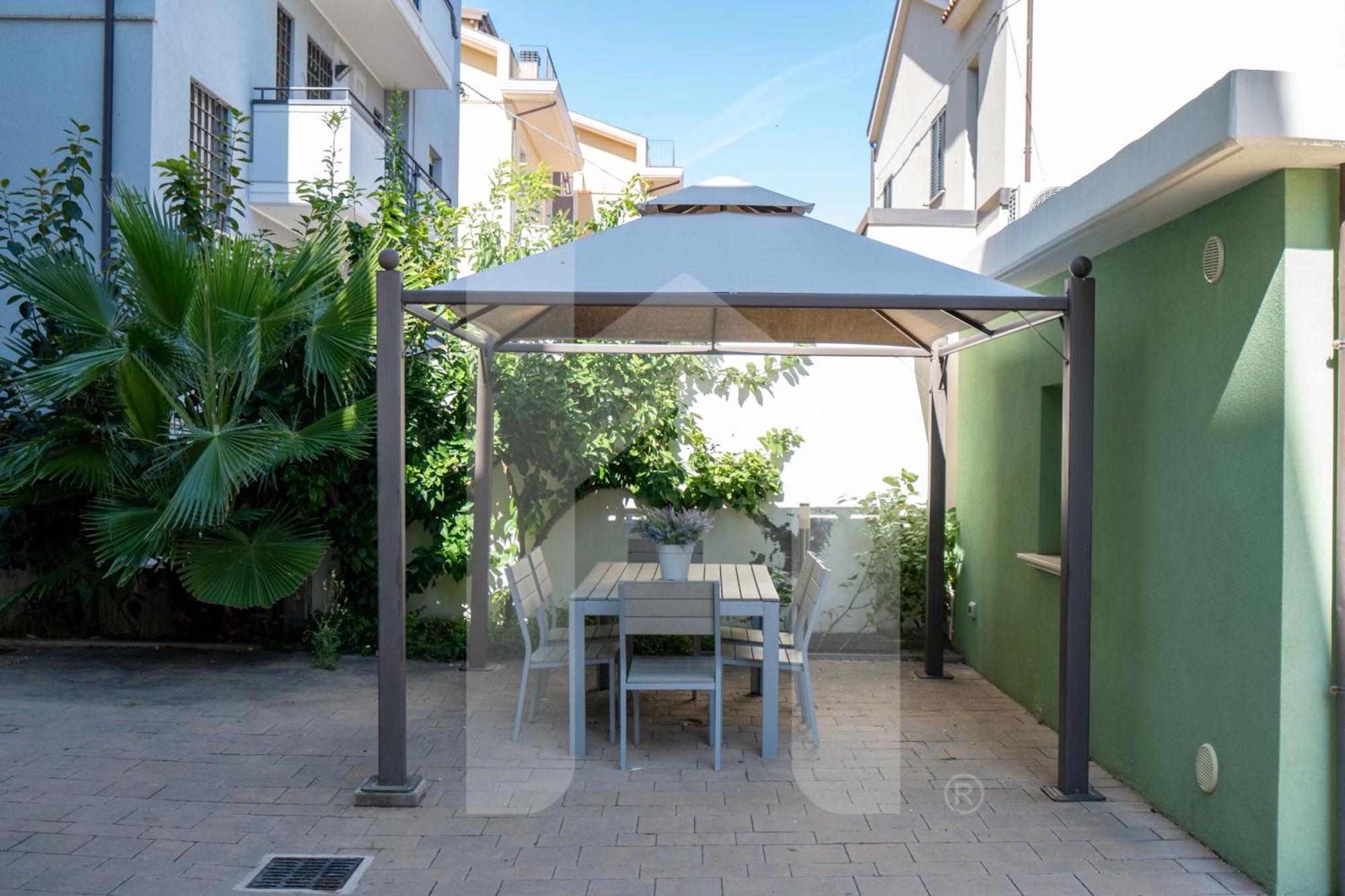 דירות פינטו Homiday - Residenza D'Annunzio מראה חיצוני תמונה